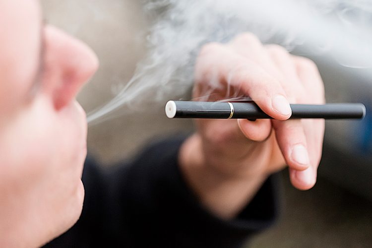 E-cigs Can Damage Your Vision